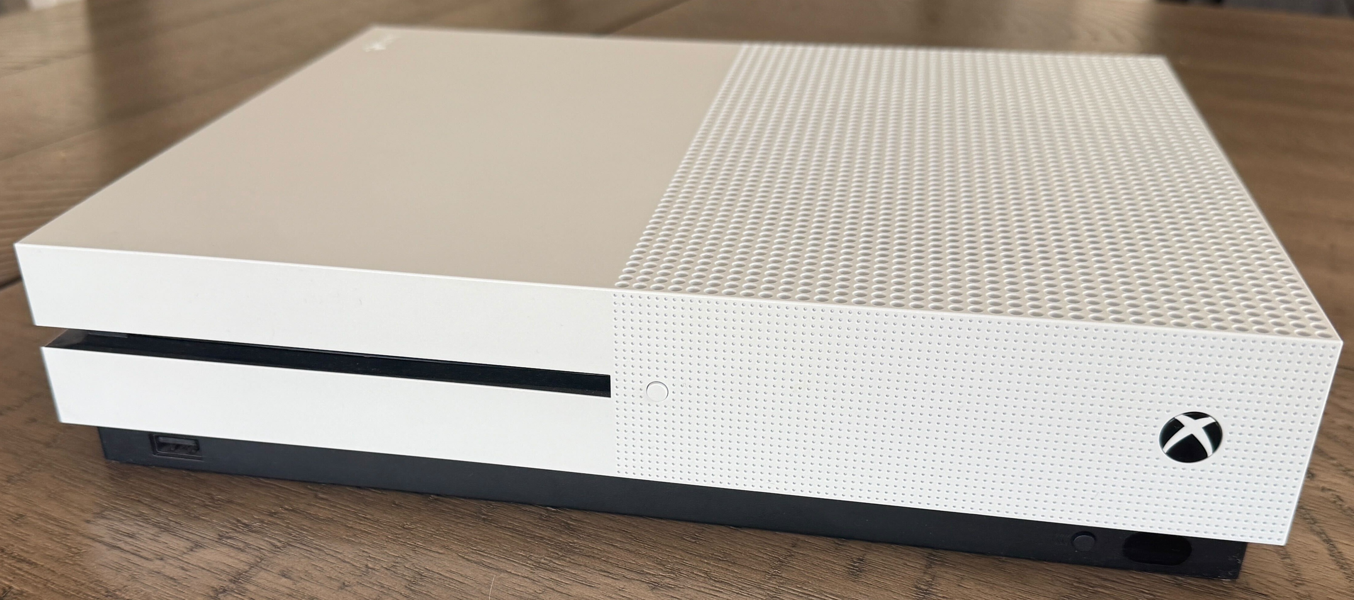 Xbox One S